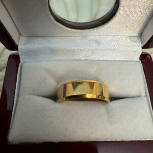 NWOT MEN’s size 12 Gold Colored Stainless Steel Ring